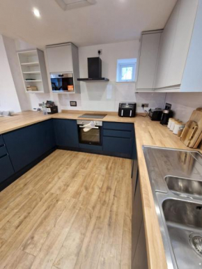 Alex, mornflake, train station, M6, parking, professional